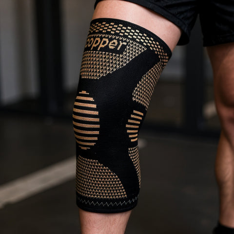Tehermentesítő térdrögzítő. FlexiKnee rézszálas térdrögzítő – stabilitás, támogatás és térdfájdalom enyhítése sportoláshoz és rehabilitációhoz.